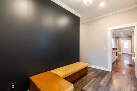 Entry Way - 4313 Beech Hill Ave, Cincinnati, OH 45233 photo 2 of 4