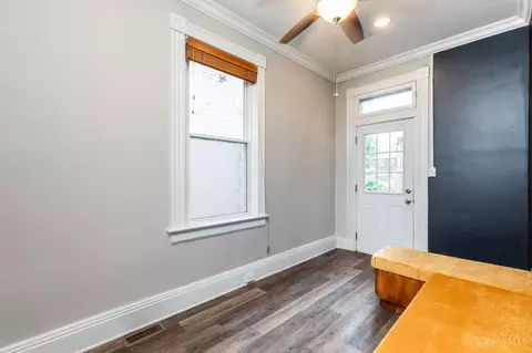 Entry Way - 4313 Beech Hill Ave, Cincinnati, OH 45233 photo 3 of 4