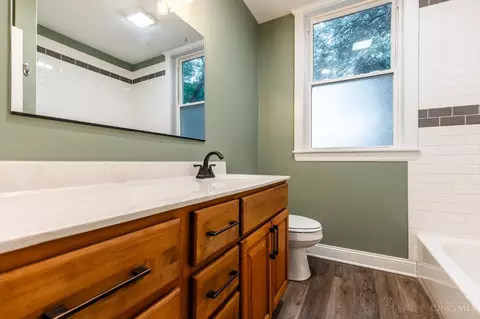 Bath - 4313 Beech Hill Ave, Cincinnati, OH 45233 photo 2 of 3
