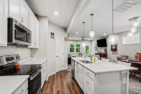 4312 Family Farm Dr, Cincinnati, OH 45245