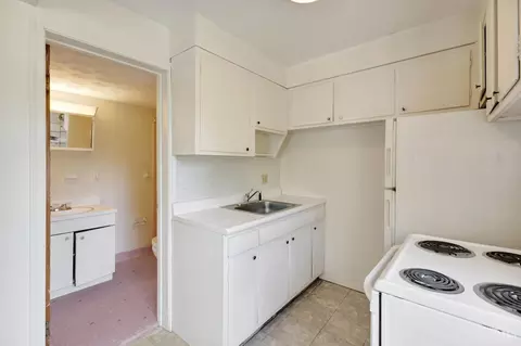 Kitchen - 3331 Parkcrest Ln, Cincinnati, OH 45211 photo 2 of 3