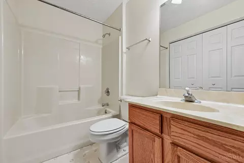 Bath - 4482 Mayhew Ave, Cincinnati, OH 45238 photo 1 of 2