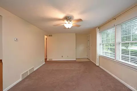 Living - 1127 Flick Ln, Batavia, OH 45103 photo 3 of 6
