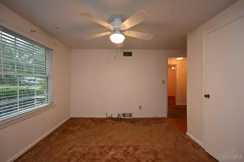Bedroom - 1127 Flick Ln, Batavia, OH 45103 photo 5 of 12