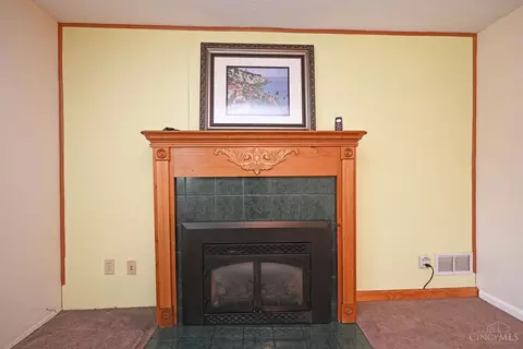Living - 1127 Flick Ln, Batavia, OH 45103 photo 6 of 6