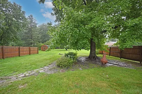 Exterior - 1127 Flick Ln, Batavia, OH 45103 photo 7 of 10