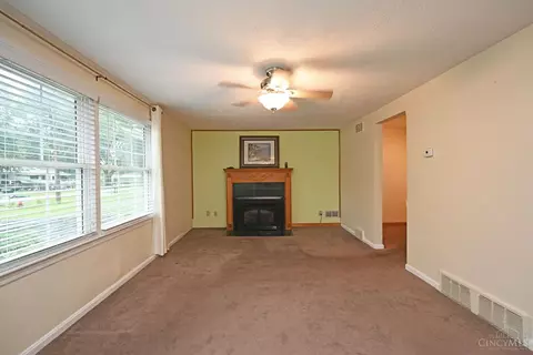 Living - 1127 Flick Ln, Batavia, OH 45103 photo 5 of 6