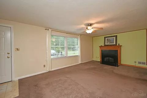 Living - 1127 Flick Ln, Batavia, OH 45103 photo 4 of 6