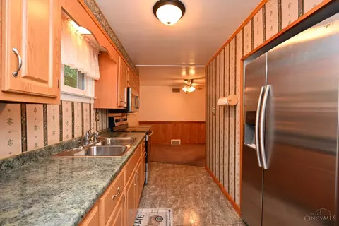 Kitchen - 1127 Flick Ln, Batavia, OH 45103 photo 3 of 3