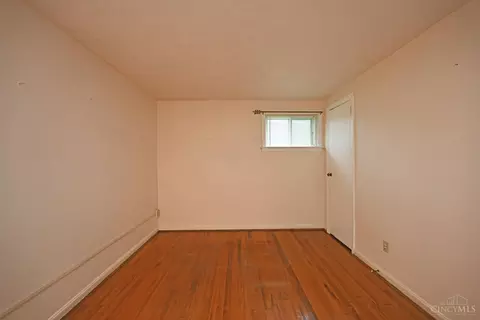 Bedroom - 1127 Flick Ln, Batavia, OH 45103 photo 7 of 12