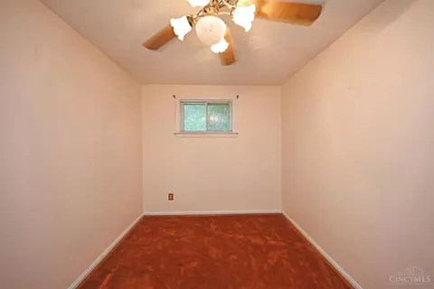 Bedroom - 1127 Flick Ln, Batavia, OH 45103 photo 11 of 12