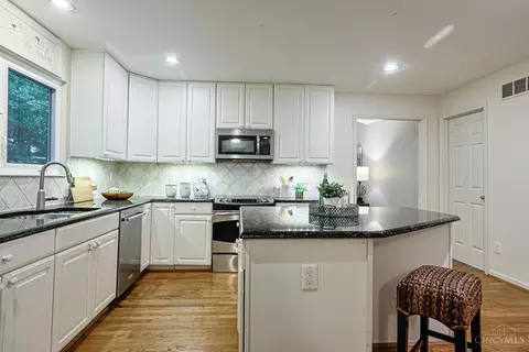 Kitchen - 4801 Forest Meadows Ct, Cincinnati, OH 45244 photo 4 of 5