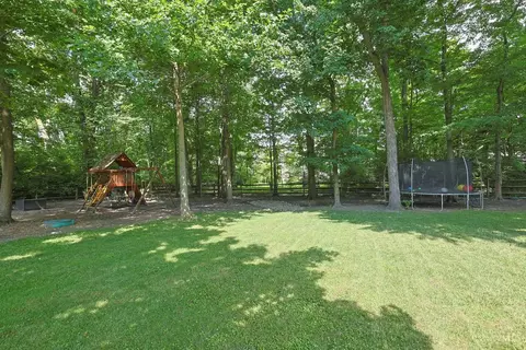 Exterior - 4801 Forest Meadows Ct, Cincinnati, OH 45244 photo 9 of 14