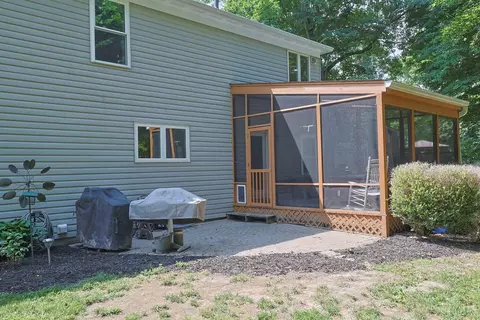 Exterior - 4801 Forest Meadows Ct, Cincinnati, OH 45244 photo 5 of 14