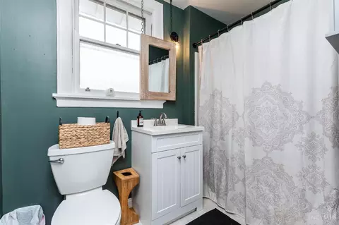 Bath - 1636 Mears Ave, Cincinnati, OH 45230 photo 1 of 1