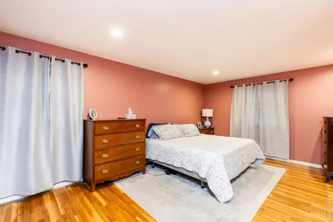 Bedroom - 6320 Stirrup Rd, Cincinnati, OH 45244 photo 1 of 6