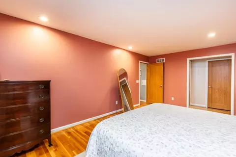 Bedroom - 6320 Stirrup Rd, Cincinnati, OH 45244 photo 2 of 6