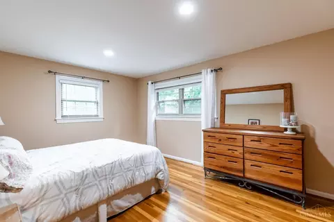 Bedroom - 6320 Stirrup Rd, Cincinnati, OH 45244 photo 5 of 6