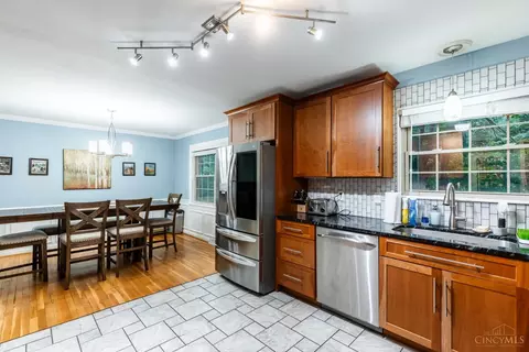 Kitchen - 6320 Stirrup Rd, Cincinnati, OH 45244 photo 3 of 3