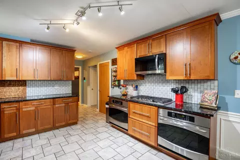 Kitchen - 6320 Stirrup Rd, Cincinnati, OH 45244 photo 2 of 3