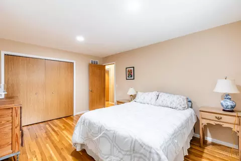 Bedroom - 6320 Stirrup Rd, Cincinnati, OH 45244 photo 4 of 6