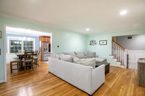 Living - 6320 Stirrup Rd, Cincinnati, OH 45244 photo 2 of 4
