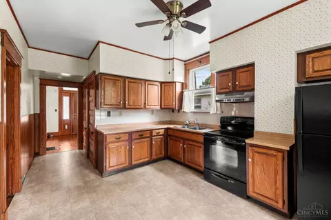 Kitchen - 7424 Joseph St, Mount Healthy, OH 45231 photo 2 of 3