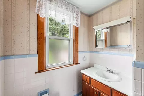 Bath - 7424 Joseph St, Mount Healthy, OH 45231 photo 2 of 2