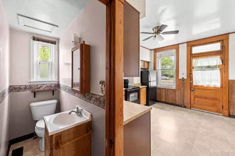 Entry Way - 7424 Joseph St, Mount Healthy, OH 45231 photo 3 of 4