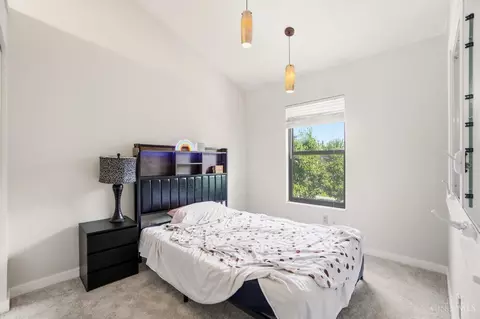 Bedroom - 1008 John St, Cincinnati, OH 45203 photo 3 of 4
