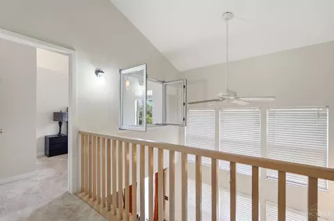 Entry Way - 1008 John St, Cincinnati, OH 45203 photo 4 of 5