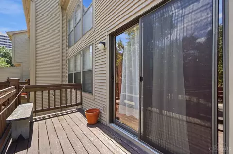 Exterior - 1008 John St, Cincinnati, OH 45203 photo 5 of 5