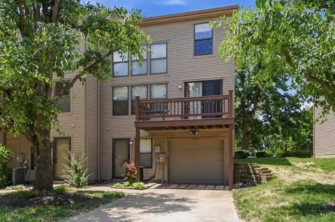 Exterior - 1008 John St, Cincinnati, OH 45203 photo 3 of 5