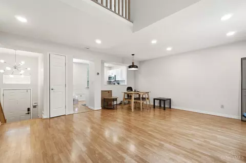Living - 1008 John St, Cincinnati, OH 45203 photo 2 of 3