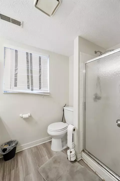 Bath - 1008 John St, Cincinnati, OH 45203 photo 7 of 7