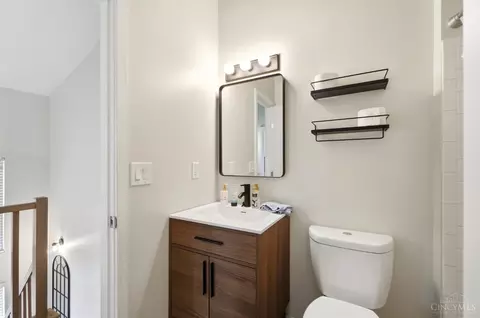 Bath - 1008 John St, Cincinnati, OH 45203 photo 3 of 7