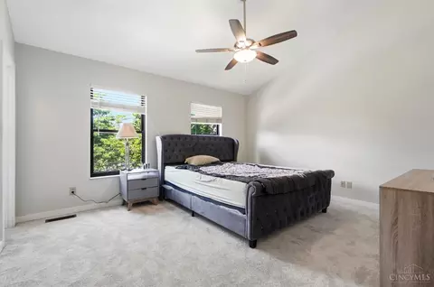 Bedroom - 1008 John St, Cincinnati, OH 45203 photo 1 of 4