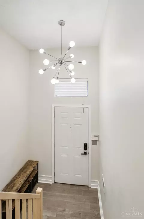 Entry Way - 1008 John St, Cincinnati, OH 45203 photo 2 of 5