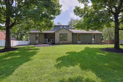 10128 Amberwood Ct, West Chester, OH 45241