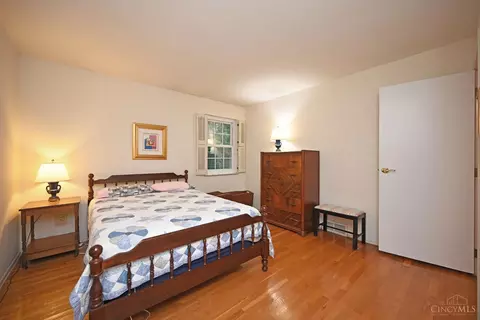 Bedroom - 1925 Fullerton Dr, Cincinnati, OH 45240 photo 3 of 6