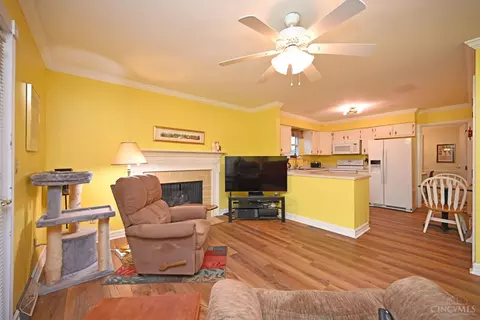 Living - 1925 Fullerton Dr, Cincinnati, OH 45240 photo 3 of 4