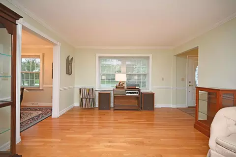 Living - 1925 Fullerton Dr, Cincinnati, OH 45240 photo 2 of 4