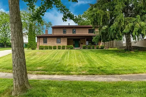 5558 Foxrun Ct, Cincinnati, OH 45239