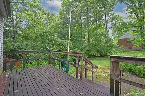 Exterior - 1621 Raglan St, Cincinnati, OH 45230 photo 5 of 8