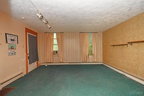 Living - 1621 Raglan St, Cincinnati, OH 45230 photo 1 of 1