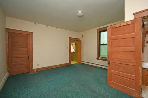 Bedroom - 1621 Raglan St, Cincinnati, OH 45230 photo 3 of 6