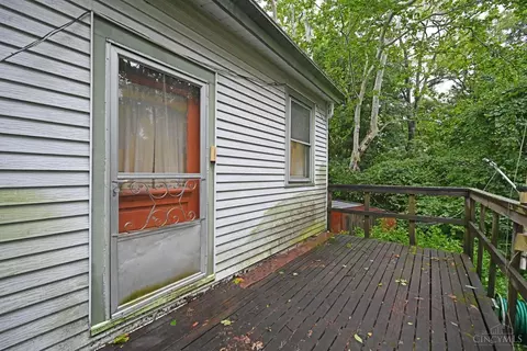 Exterior - 1621 Raglan St, Cincinnati, OH 45230 photo 6 of 8