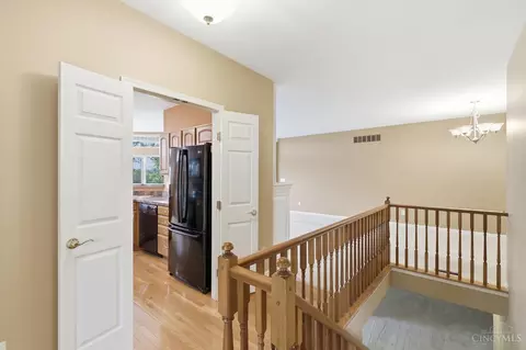 Entry Way - 7886 Bridge Point Dr, Cincinnati, OH 45248 photo 2 of 2