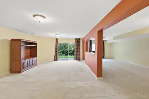 Living - 7886 Bridge Point Dr, Cincinnati, OH 45248 photo 8 of 12