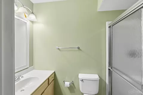 Bath - 7886 Bridge Point Dr, Cincinnati, OH 45248 photo 5 of 5
